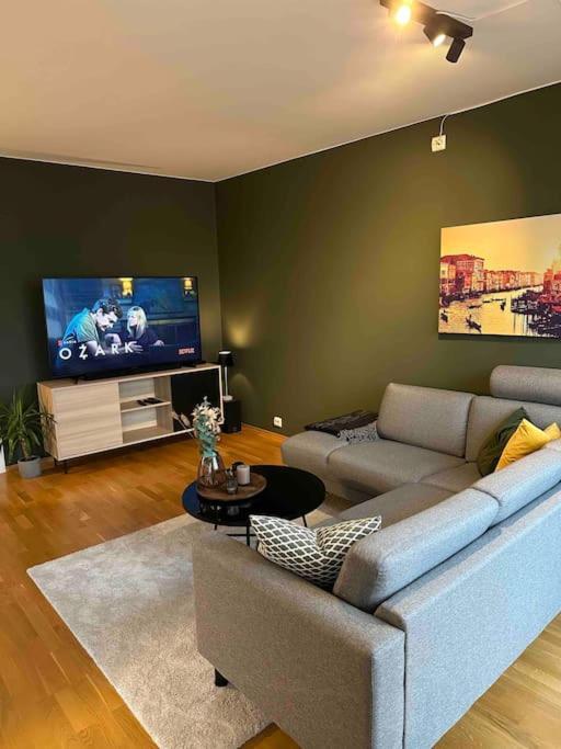 Apartment Entire For Rent In East *